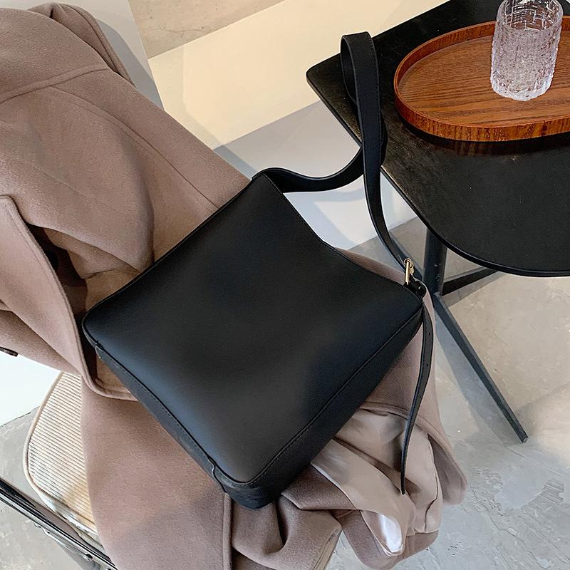

OLUOLIN Women Solid Color PU Leather Crossbody Bags Fashion Bucket Bag Shoulder Messenger Bag Purses and Handbag Luxury Designer, Black