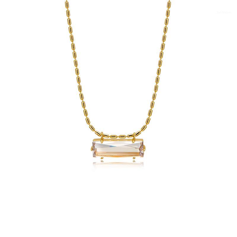 

Light luxury design transparent gem pendant necklace cold wind simple collarbone neck chain female1
