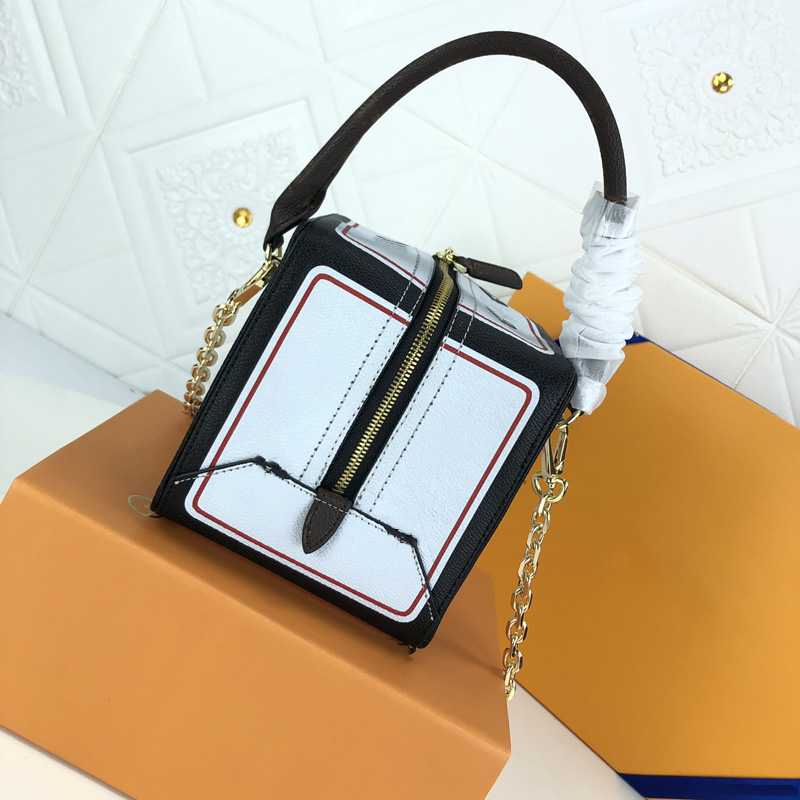 

2021 Women Luxurys Designers Bags spring and summer new luxury woman cosmetic bag fashion luxury comfortable woman finishing bag M43589