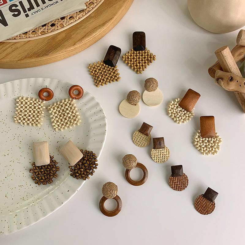

Hoop & Huggie Vintage Brown Beige Wooden Rattan Geometric Earrings For Women Statement Fashion Dress Jewelry 2022 Modern Round Brincos, Golden;silver