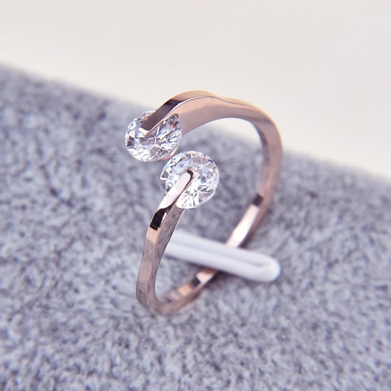 

Martick Hot Selling Double Shining Cubic Rings For Woman Wedding Rings Adjustable Rose Gold Color Stainless Steel Jewelry R30