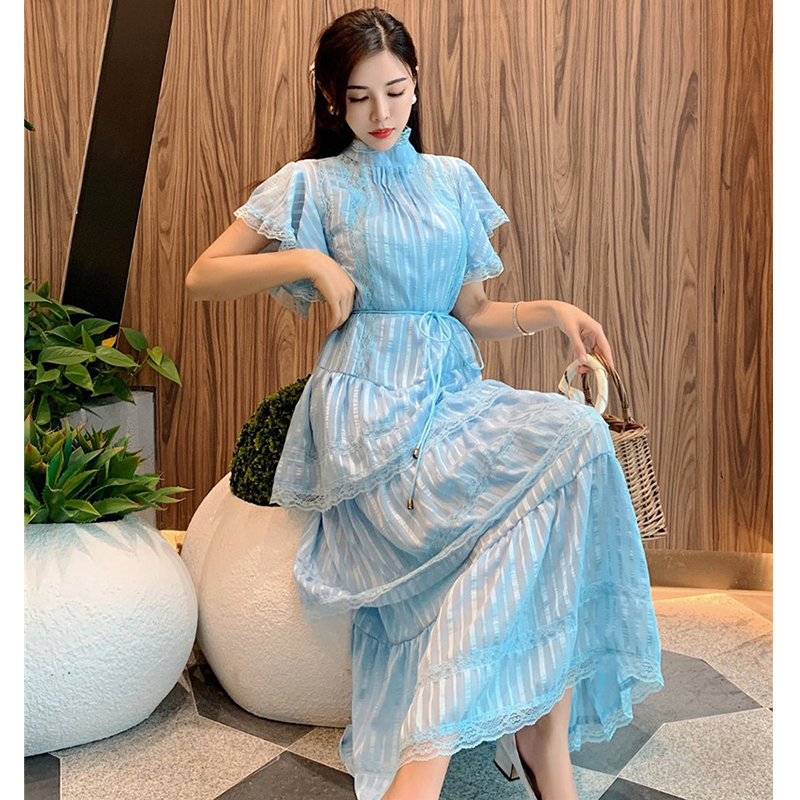 

in Spring the New Light Blue Long Cake on Half a Turtle Neck Dressed Lace Silk 8fta