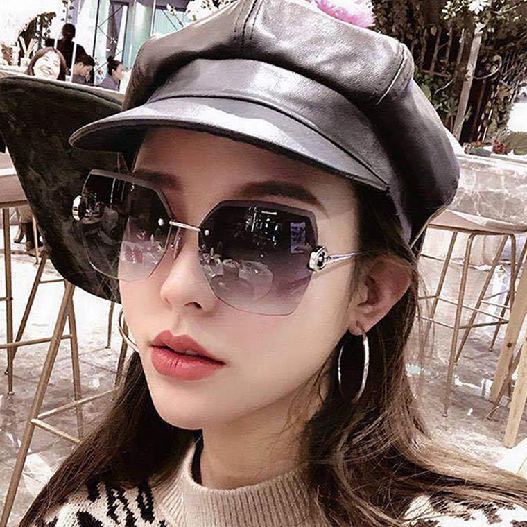 

2020 Vintage Fashion Oversized Rimless Sunglasses Women Design Sexy Vintage Lady Summer Style Sun Glasses