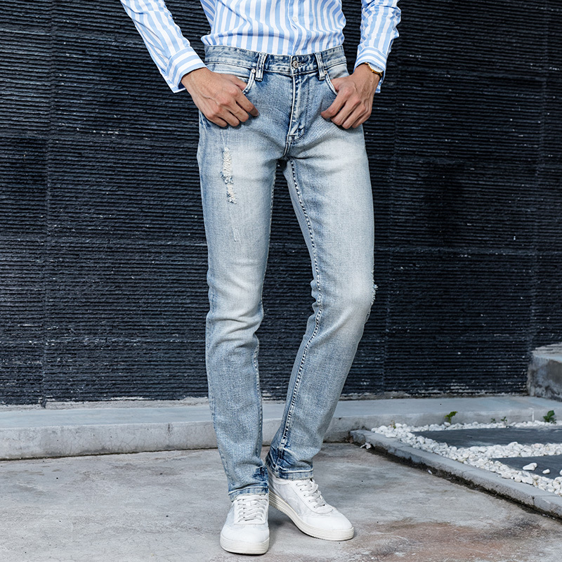 

2021 New Korean Style Fashion Designer Men Jeans Retro Light Blue Elastic Slim Fit Ripped Denim Pants Hombre Vintage Cotton Long Trousers Zl