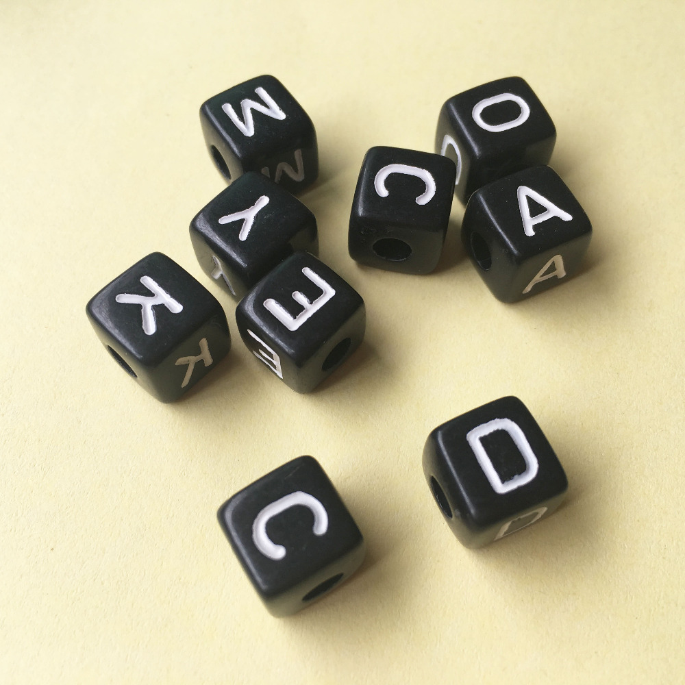 

Wholesale 550PCS/lot Mixed A-Z 10*10MM Black with white Printing Plastic Acrylic Square Cube Alphabet Letter Initial Beads 200930