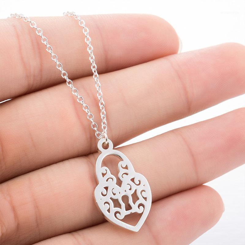 

necklace for woman simple retro carved lock gold chains pendant steel Necklace women stainless steel gifts collarbone wholesale1