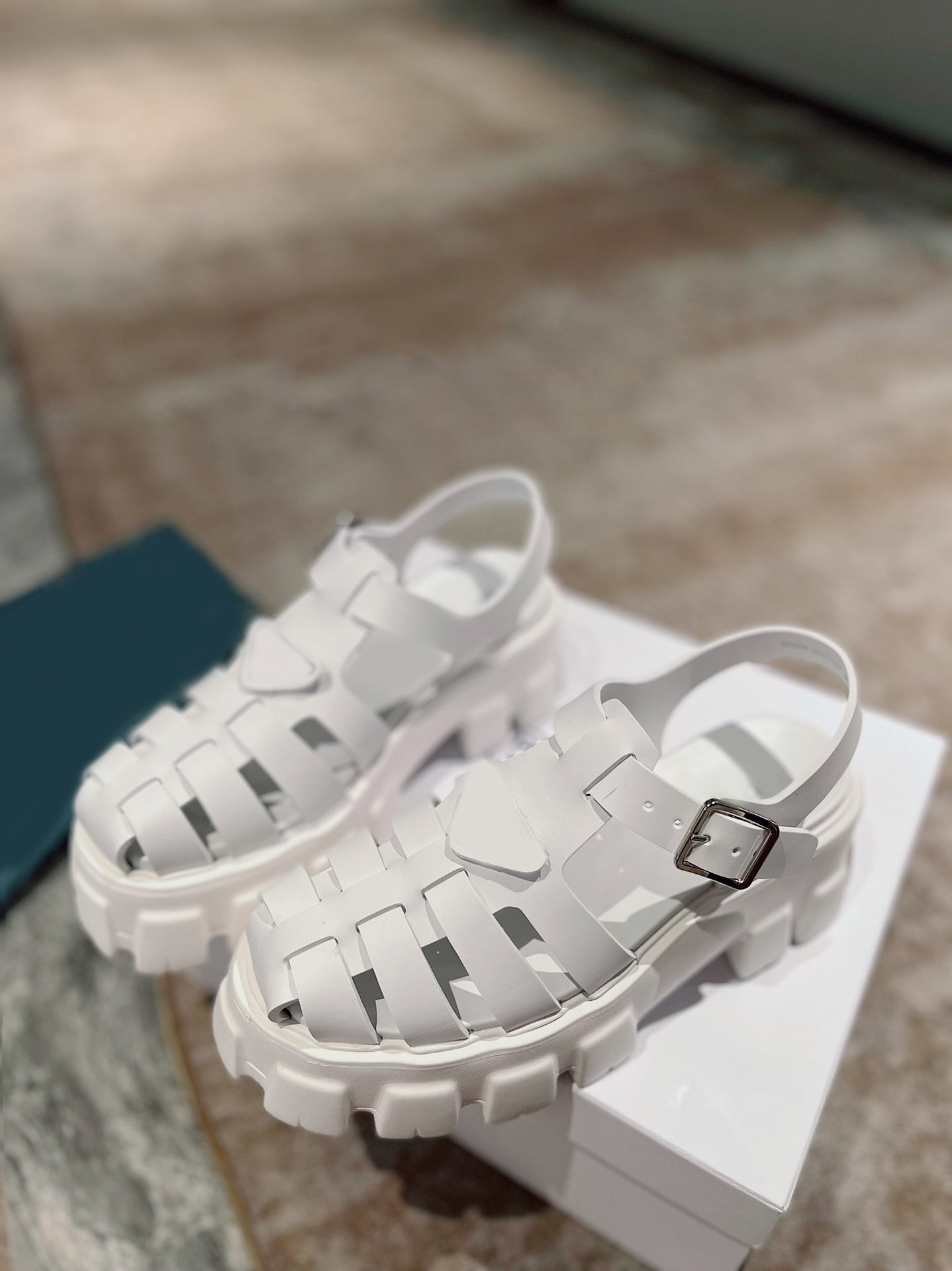 

Women Designer Sandals Foam Rubber Sandal Fashion Platform Slides Triangle Metal Slippers Retro Beach Loafers Round Toe Sandal With Box size 35-41, 04