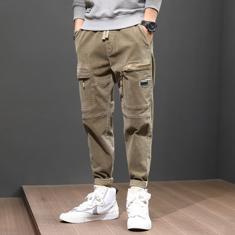 

2021 New Japanese Style Fashion Men Jeans Designer Khaki Corduroy Casual Cargo Pants Streetwear Hip Hop Loose Fit Wide Leg Harem Trousers Io