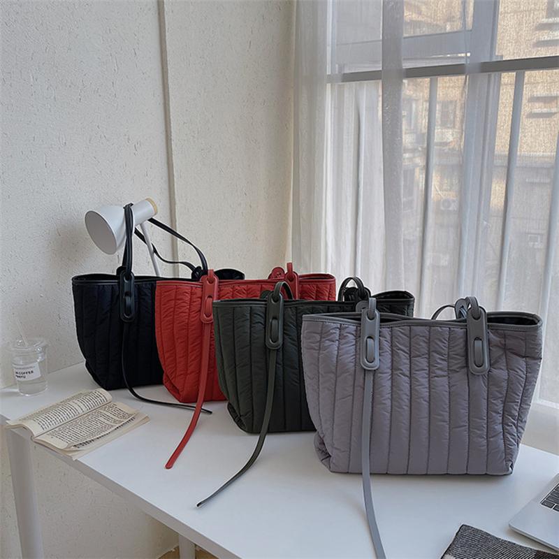 

New Winter Space Bale Designer Handbag Woman Casual Bag Down Feather Padded Lady Shoulder Bag women Bolsas sac a main feminin, Black