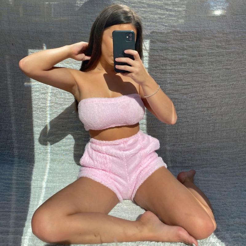 

Casual Pink Two Piece Homewear Women Sexy Coral Velvet Solid Color Strapless Off Shoulder Bandeau+Shorts Sleepwear Sports Set, As pic