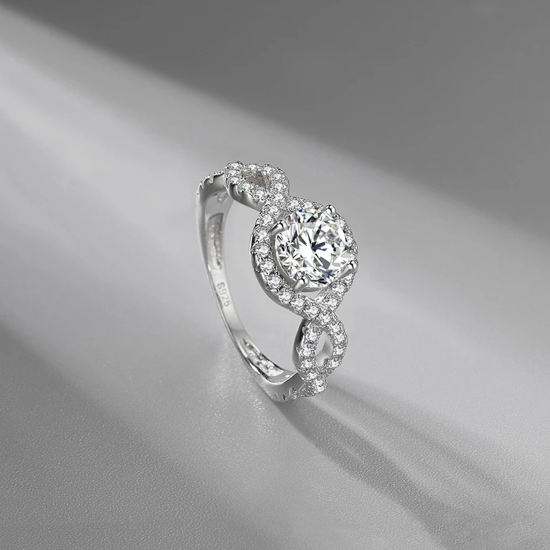 

European and American Fashion S925 Silver Exquisite Ring Micro-encrusted Diamond Hollowed Out Luxury Elegant Female Jewelry Gift