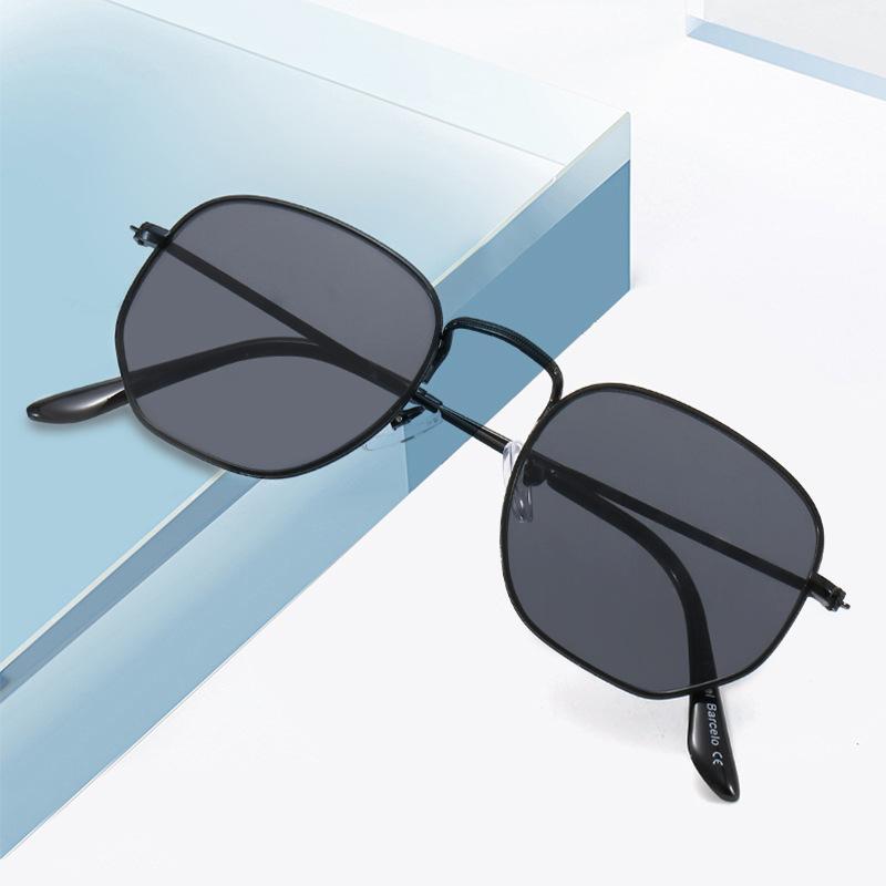 

Classic Children Sunglasses Anti-reflective Mirror Vintage Boys And Girls Square Metal Glasses Fashion Design Kids Sun Glasses1