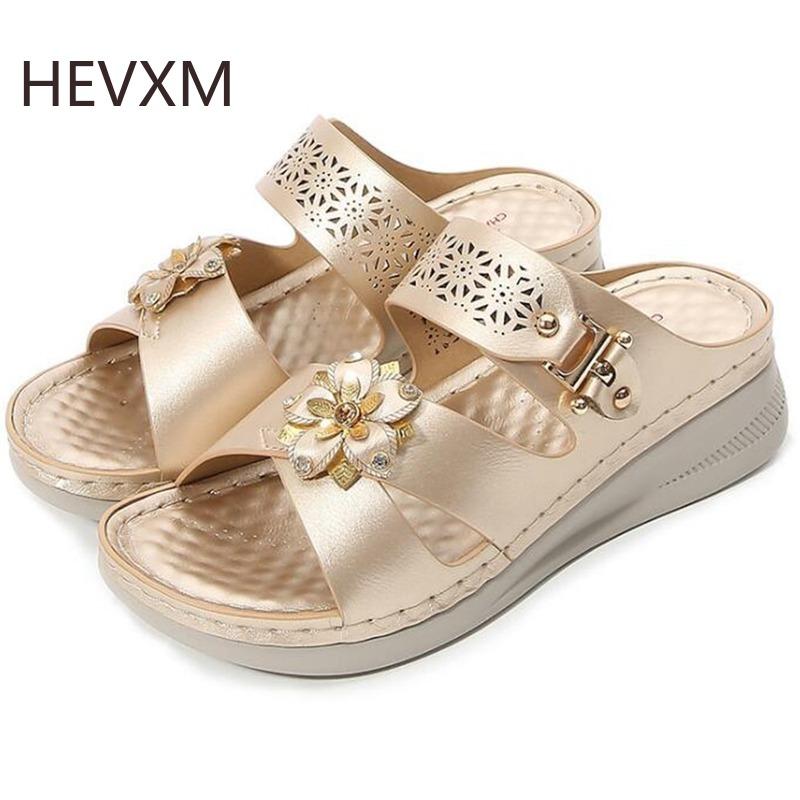 

HEVXM Women's Wedge slippers Cute Flower Summer Ladies Beach Shoes Soft bottom Mother Sandals Casual Non-slip Female flip flop, Black