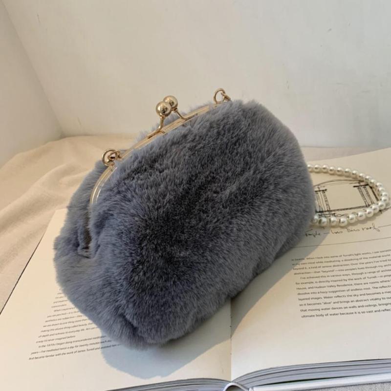 

Elegant Female Clutch 2021 Fashion New Quality Soft Plush Women's Designer Handbag Pearl Shoulder strap Shoulder Messenger Bag, Black