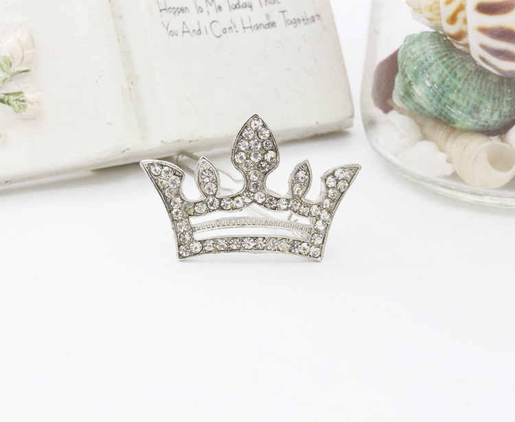 

Crown Brooches Pins High Quality Fashion Jewelry Christmas Brooches Eye-catching Exquisite crown brooch