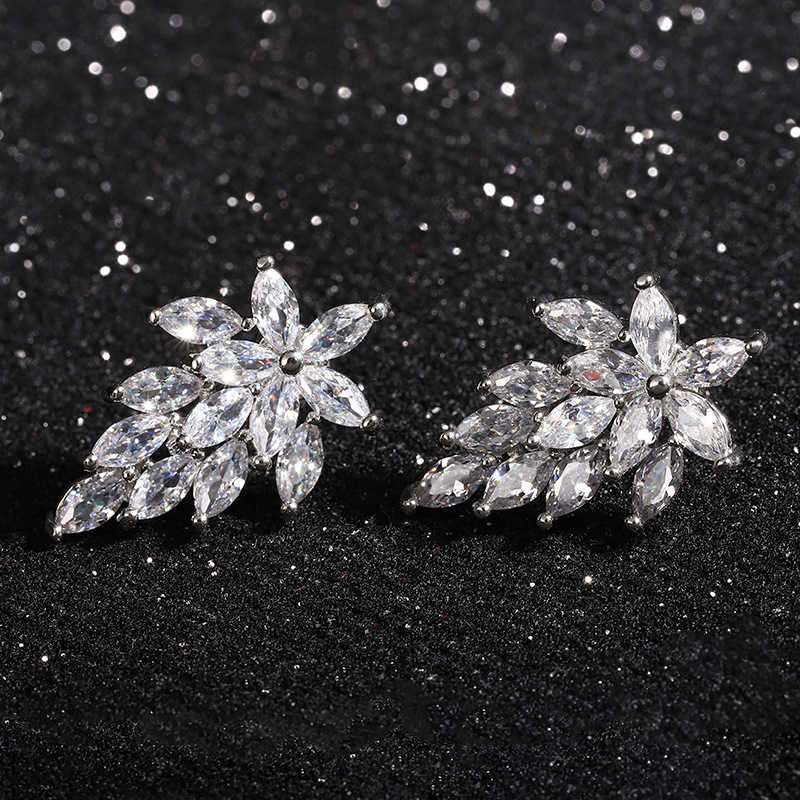 

Creative Copper Inlaid Zircon Exquisite Grape Earrings, and Earrings