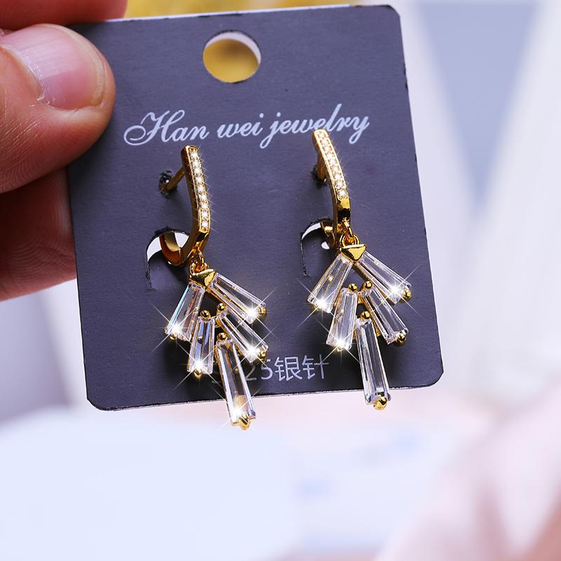 

JUWANG 2021 INS Vintage Luxury Pendientes Hoop Earrings For Women Cubic Zirconia Leaves Dangle Earrings Jewelry Piercing