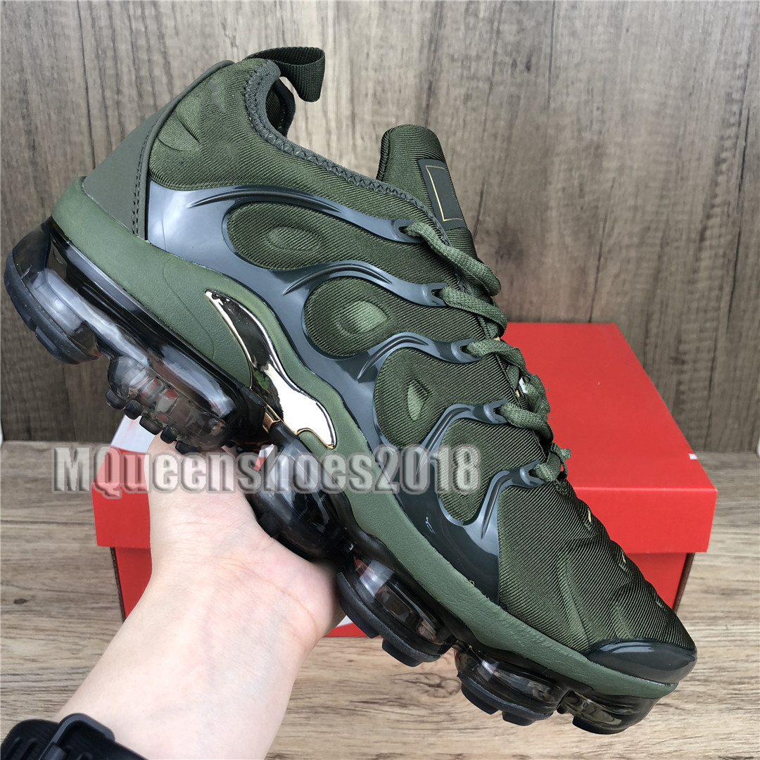 

2021 Mens Running Shoes Athletic Trainers Clear Sole TN Plus Olive White Silver Des Chaussures Shoe Tns Trainers Triple Black Mens Sneakers, Black gold