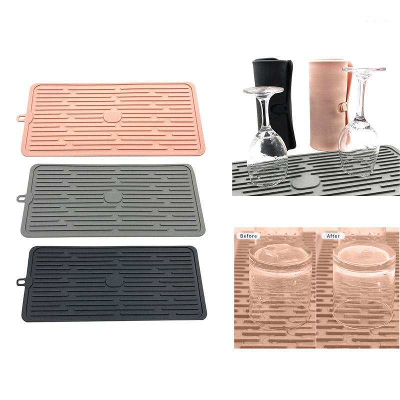 

Foldable Creative Drain silicone pad Non-slip Drain drying Flume Draining Mat Non-slip Trivet for Kitchen accessories tool1