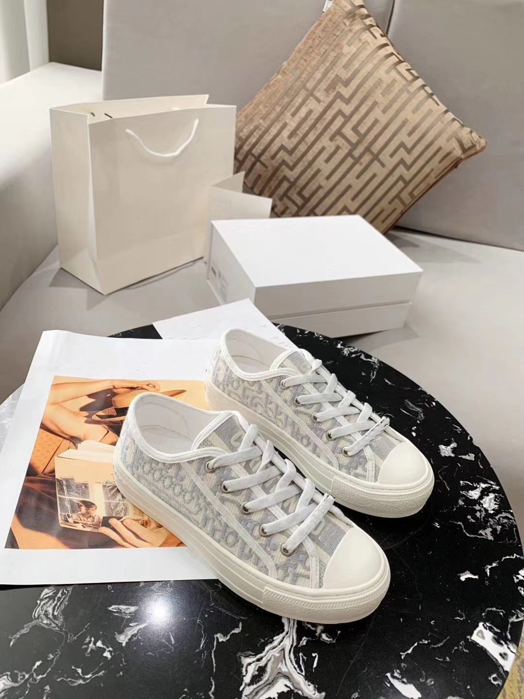 

2020 Newest Canvas Embroidered Printed Knitted Shoes CD1 B25 B23 Y3 High-end Casual Shoes Fashionable Comfortable Breathable size35-40, Black