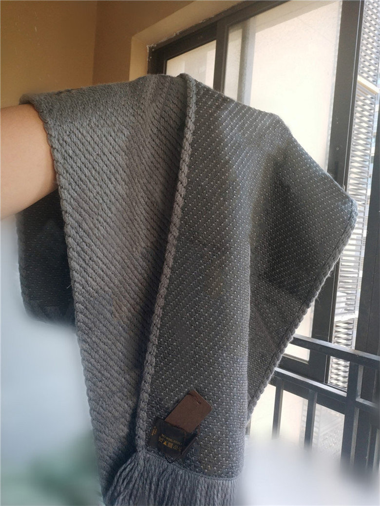 

2021 Hot Warm and Comfortable high quality popular selling scarf wool knitted scarf letter flower scarf without box, Blue;gray