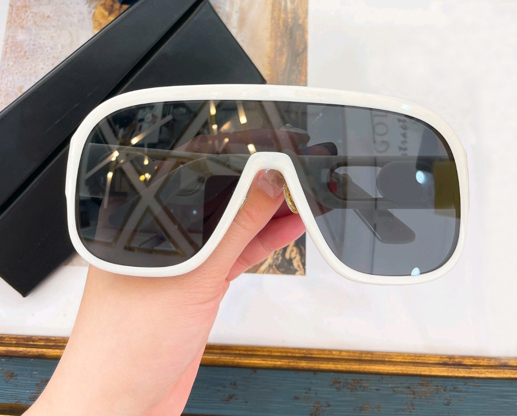 

Oversize Mask Sunglasses White Grey Lens Large Sport Sunglasses for Women Men Sun Shades with Box