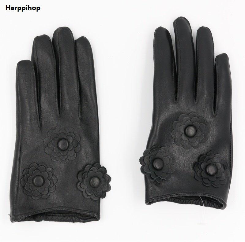 

2020 summer fall winter Fashion Five finger gloves women genuine leather soft gloves hot style rivet mittens dancing