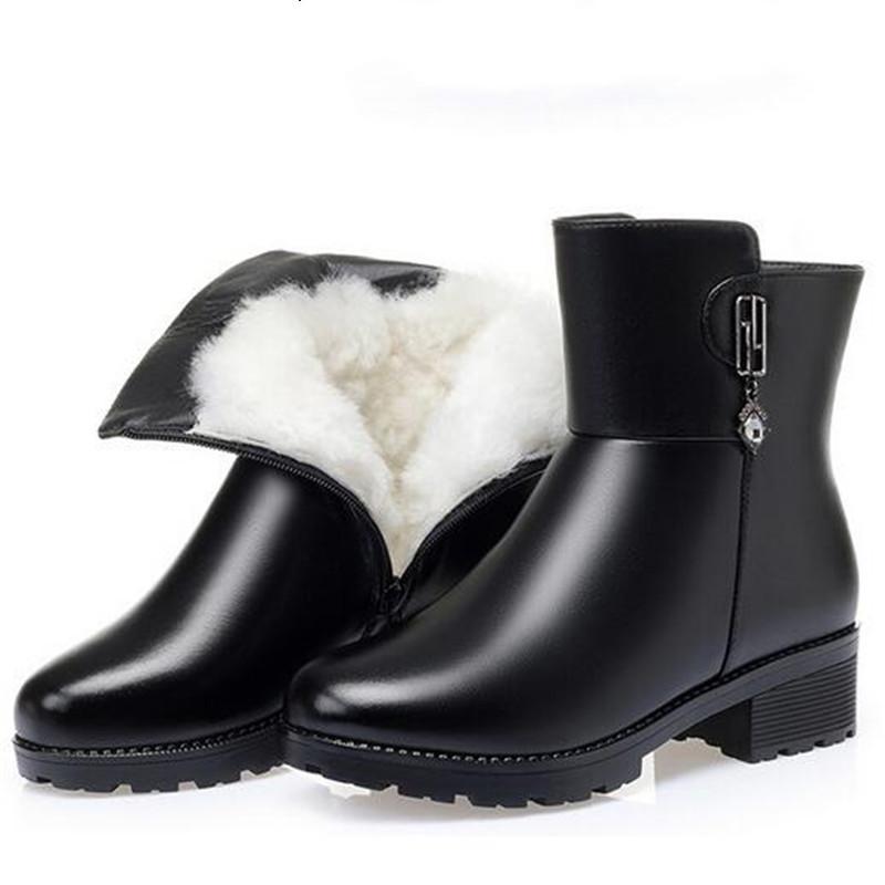 

2020 New Top Cowhide Black Boots Bow Side Zipper Woman's Boots Winter Shoes Warm Snow Large Size Real Leather, Inside plush