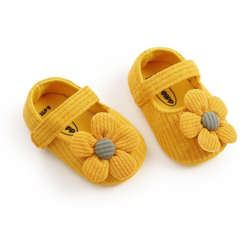 

2021 Sweet Flowers Newborn Cute Girl Princess Cotton Warm Non-Slip Walking Shoes + Two Hair Band Set1