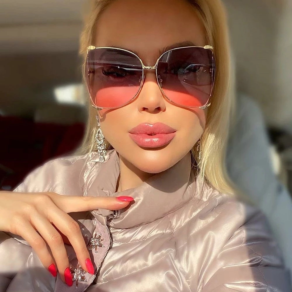 Luxury sunglasses Trendy Vintage Oversized Metal Hollow Sunglasses Women Brand Designer sunglasses Pearl Sun Glasses Female Color Shades
