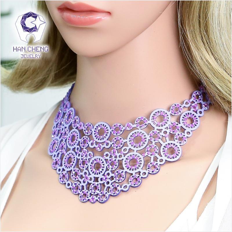 

HanCheng New Fashion Hollow Circle Cut Out Suede Rhinsestone Choker Necklace Women Necklaces Carved collar jewelry bijoux1
