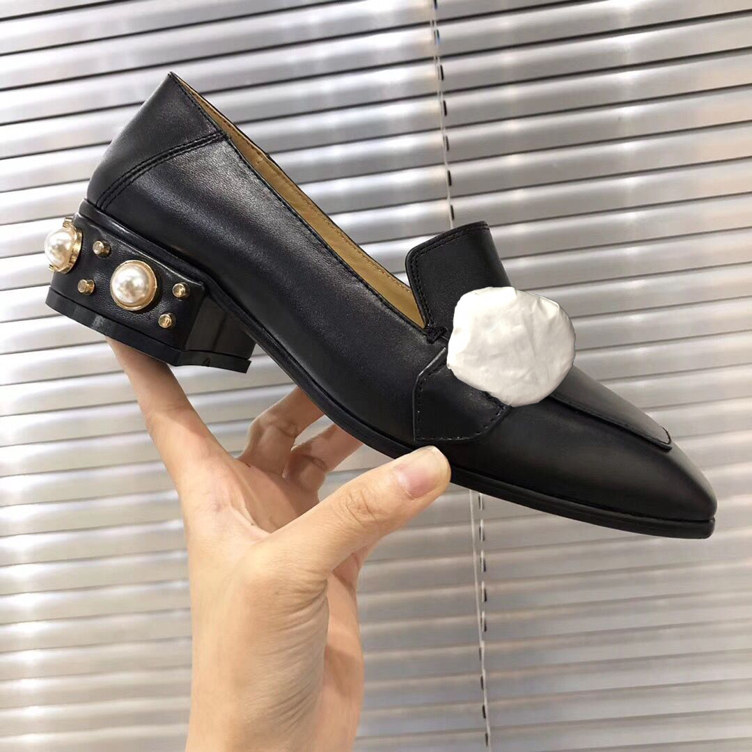 

Hot styleHigh heeled boat shoes luxury Designer 100% leather Occupation Pearl high heels Shoes Metal Lazy woman Dress shoes Large size 35-42, Black 1