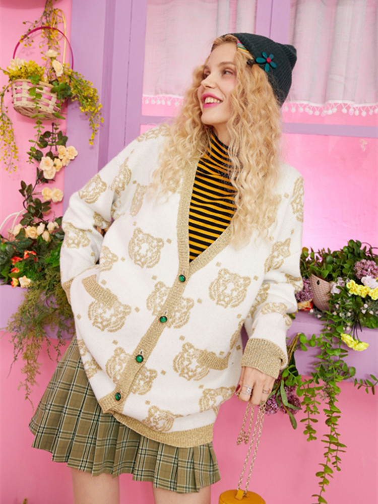 

2021 New Female Cleavage in Cardigan Sweater Print Sweet Styling Women's Clothes Spring Sweaters Xy5009 FZHX, Picture color