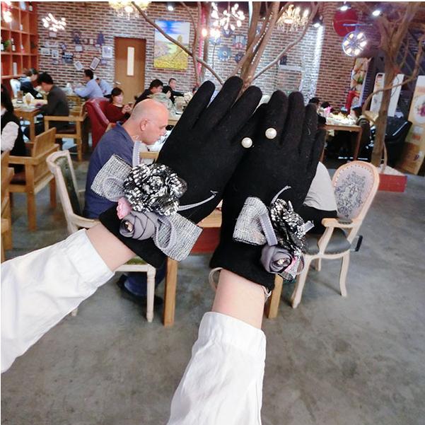 

Five Fingers Gloves Winter Women's Cashmere Touchscreen Mink Hair Ball Handmade Pearl Color Flowers Double Warm Mittens Female AGL371