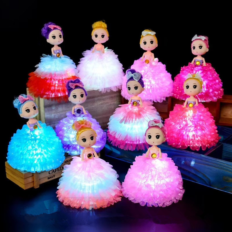 muñecos pequeños de plastico