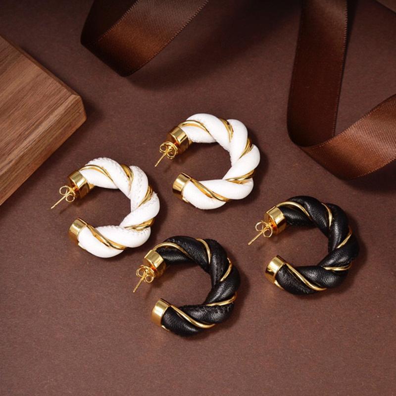 

2021 Top Selling Jewelry High Fashion Collision Genuine Leather And Metal Twist Dangle Earrings For Women Gift