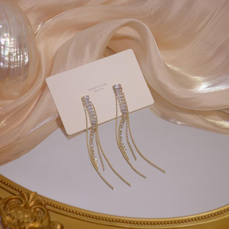 

2020 Korean hot sale fashion jewelry high-grade crystal tassel dangle chain long thin face elegant female earrings
