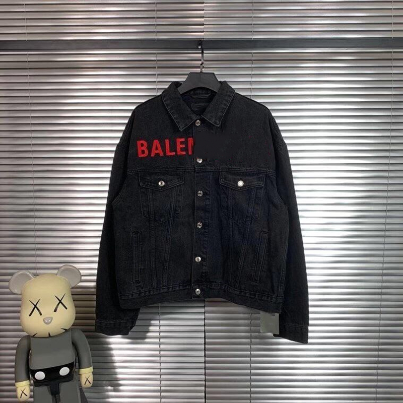 

on Embroidered Letters the Chest Washed and Worn Jacket Loosened Jeans, Gray.