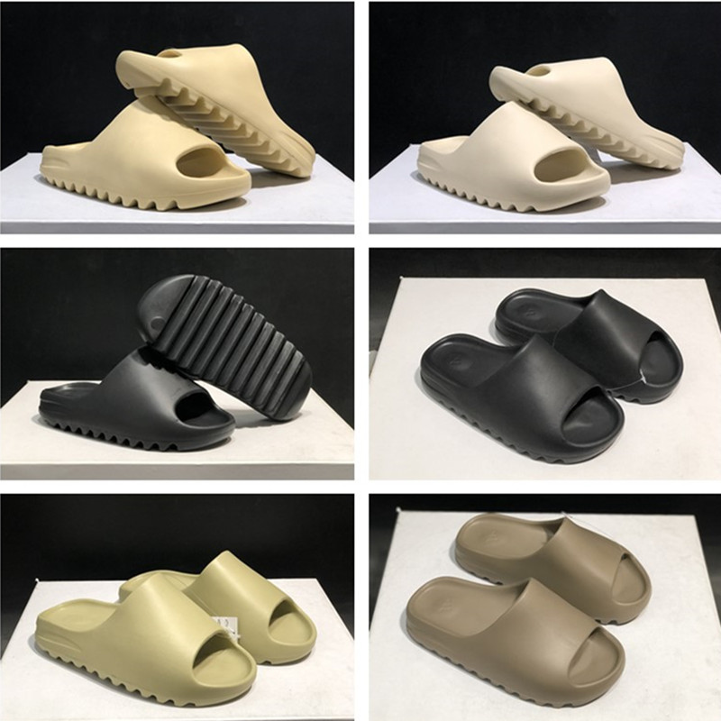 

2020 Kanye West slides Mens slipper Desert Sand Bone Resin Earth Brown Soot Graffiti Rubber slide Flip Flops women Beach slipper with Box, Black