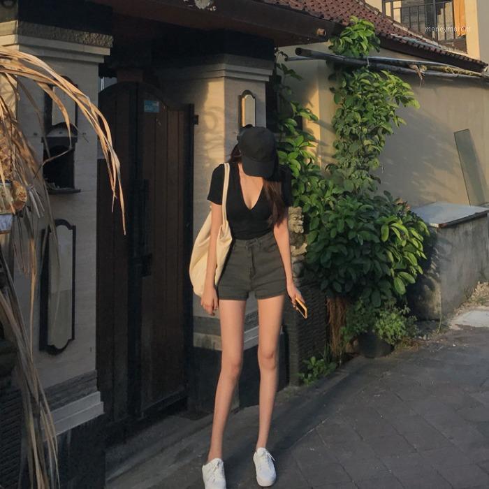 

2020 high-waist thin skinny straight-leg Slim thin and tall black wide leg shorts1