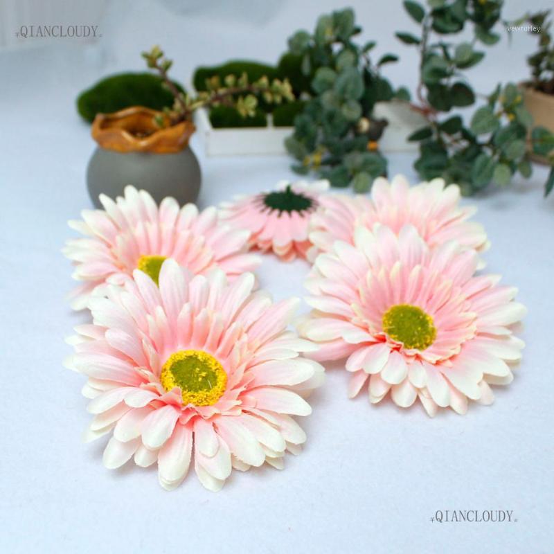 

18 pieces Champagne Artificial African Daisy Sunflower Silk Flowers Heads Birthday Party Decorative wedding Hair clip Brooch A281, White