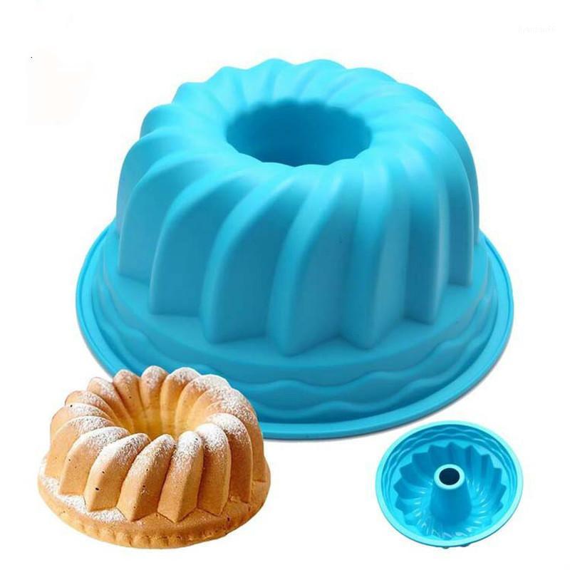 

Silicone Baking Cake Mold European Grade Fluted Round Cake Pan NonStick Pan for Jello Buntcake Bread 9 Inches Tube Bakeware1