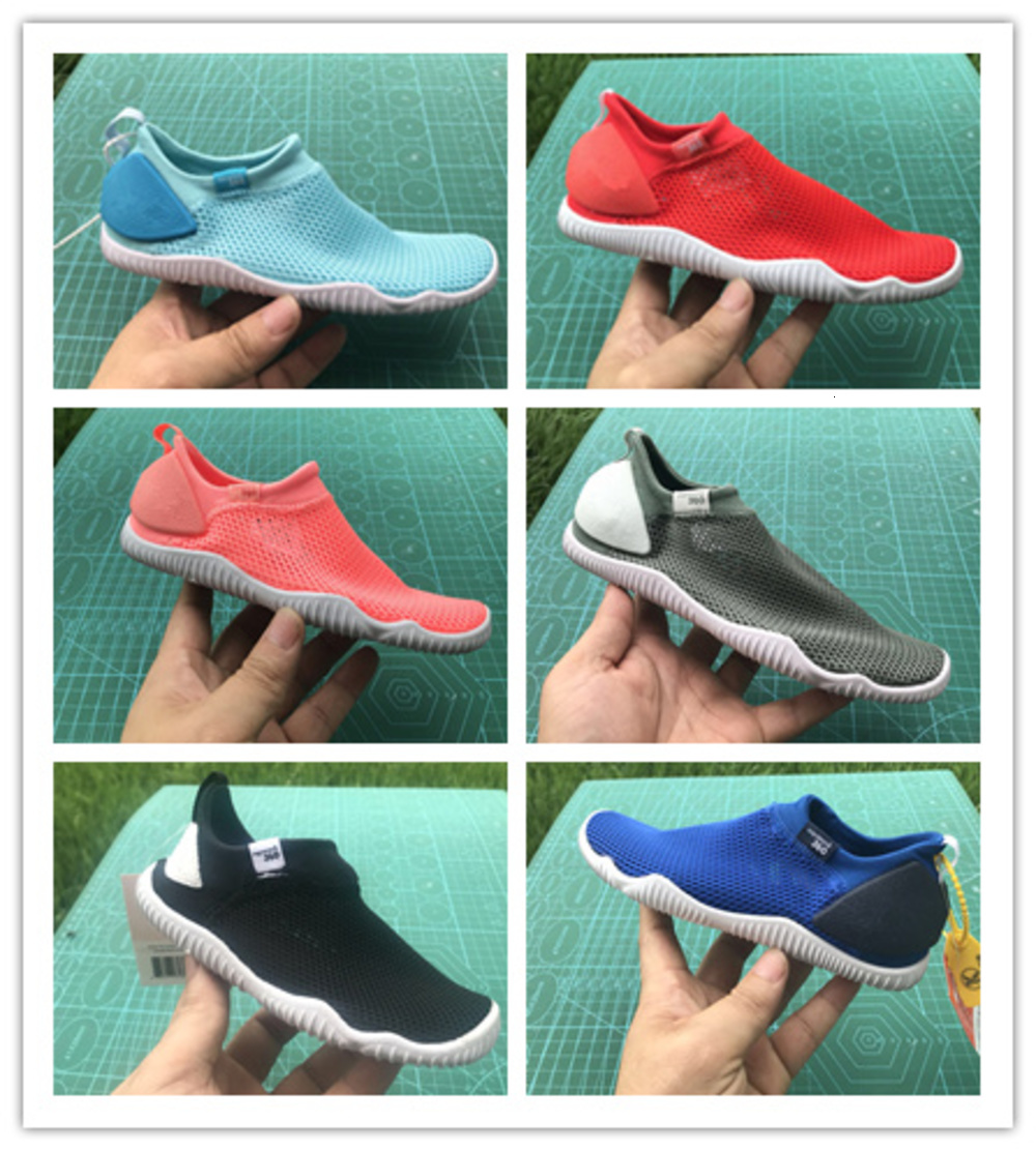 infant aqua socks