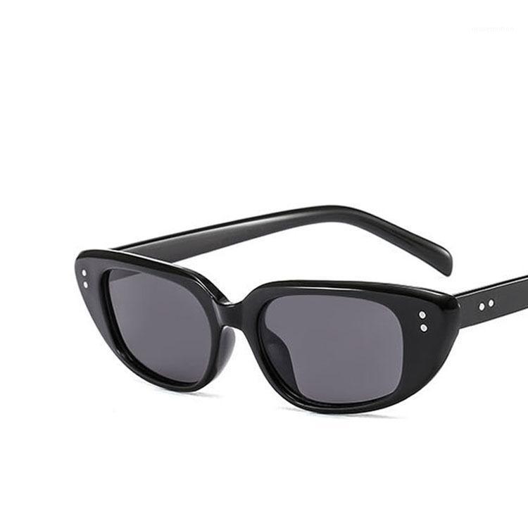 

2020 New Vintage Women Sunglasses Narrow Frame Eyeglasses Tide Street Shot Glasses Metal UV4001