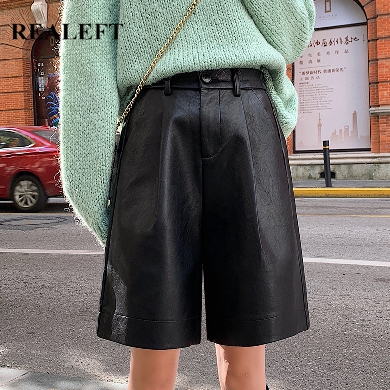 

REALEFT New Autumn Winter PU Leather Street Half Pants Bermuda High Waist Wide Leg Pants Vintage Trousers Pocket Plus Size 201031, Green