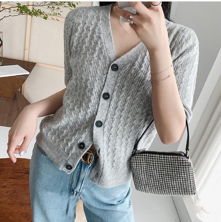 

Women Sweater Grey Alpaca Knit Cardigan Cable Flower Ladies Short Sleeve Cardigan Single-breasted V-neck, Gray