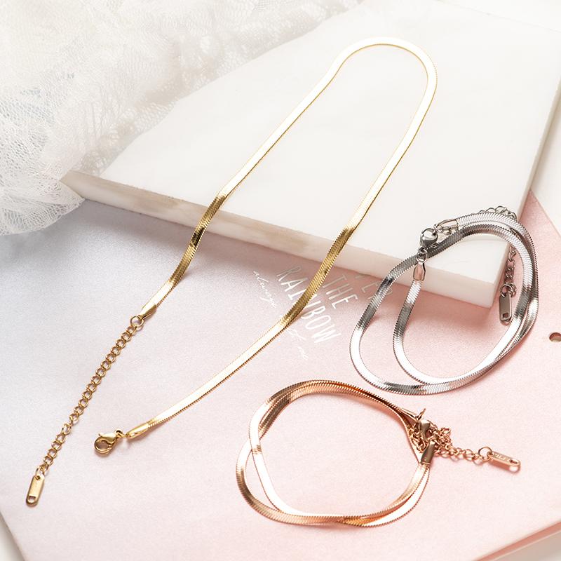 

Stainless Steel Short Snake Chain Choker Necklace for Women Korean Trend Simple Necklaces Catwalk Brand Jewelry collares Z320