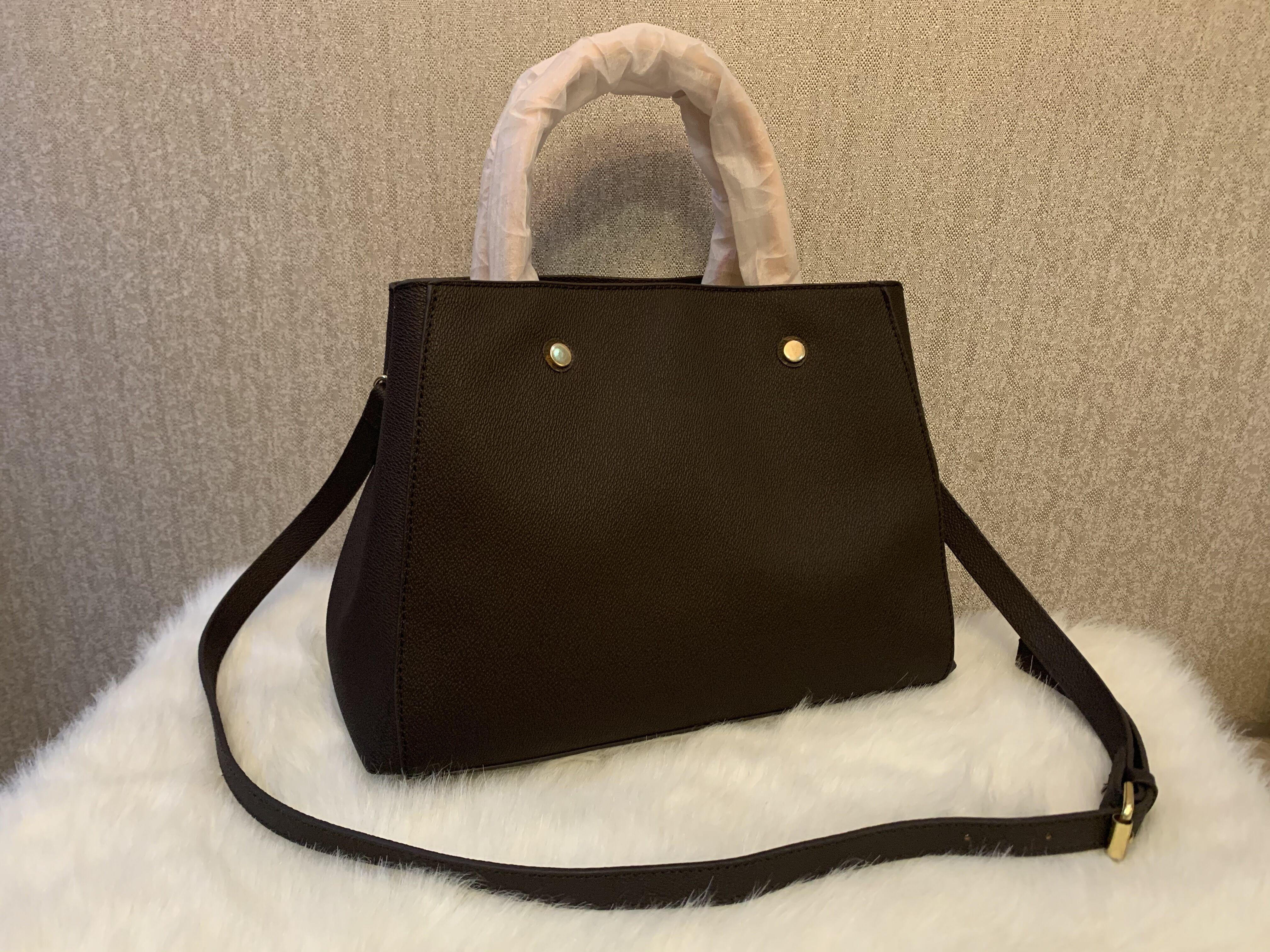 

New Top Quality Genuine pu leather 41056 Cowhide Shoulder Bag messengerbag Classic Square bag Fashion handbag Women's fashion bags, Black flower