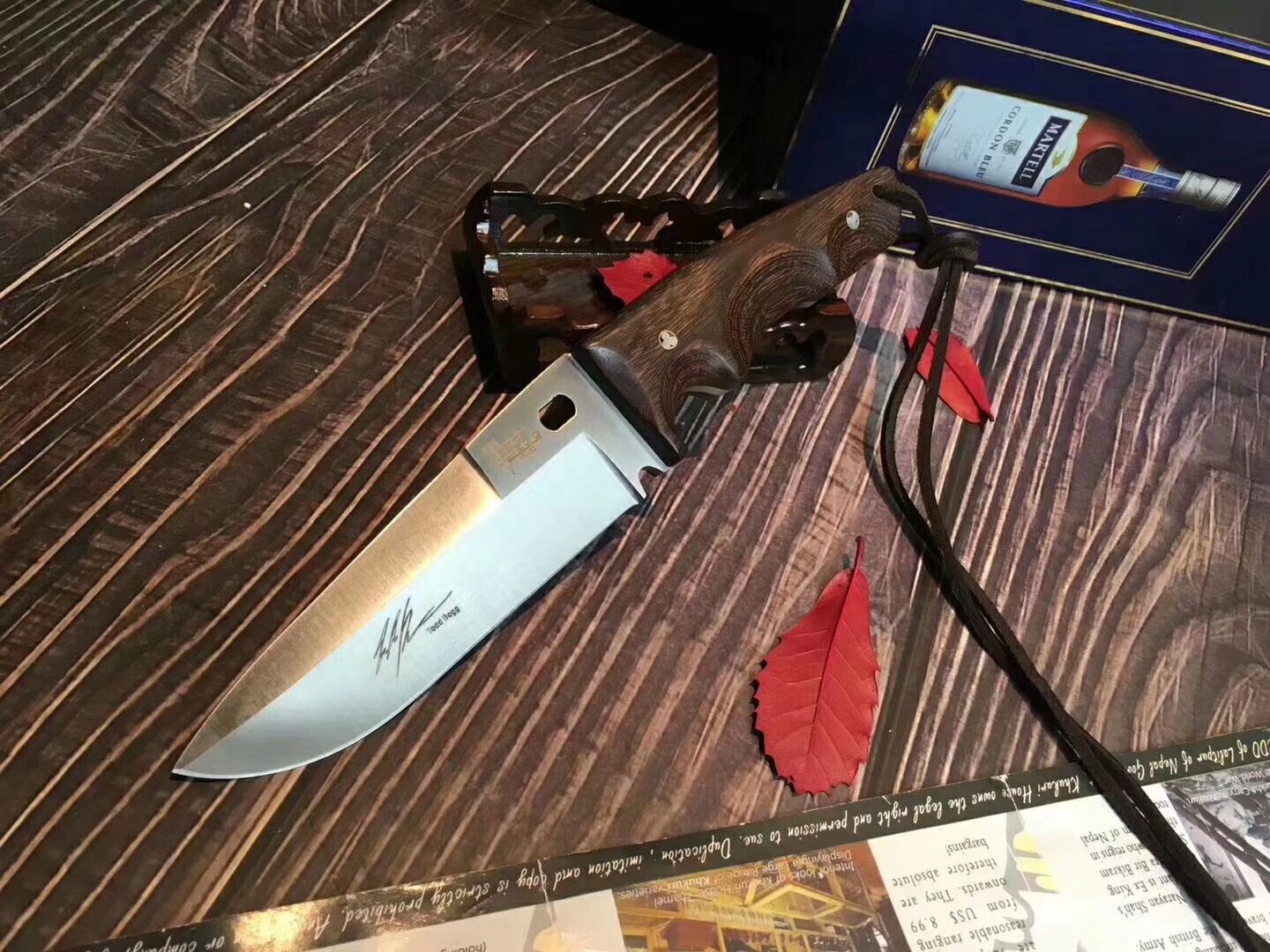 

Cold moon Tod Berg Hunting Knife Fixed Blade 7cr15mov integrated handle rosewood Field Survival Defense Training Meat Cutter Tactical Knife