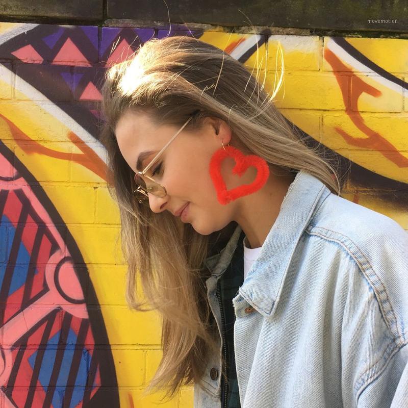 

2020 Spring Fashion Exaggerated Fur Plush Red Pink Heart Earrings Contracted Joker Cute Women Pompom Drop Earrings Jewelry Gift1
